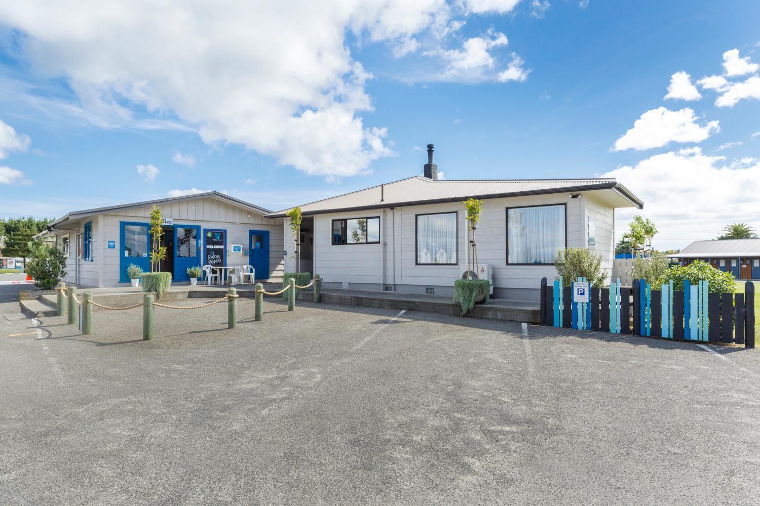 Foxton Beach TOP 10 Holiday Park Exterior foto